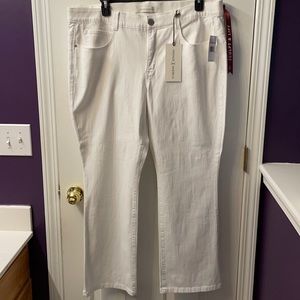 NWTs Sz22 Vintage America white jeans sculpt& lift